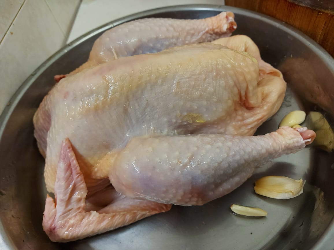 Free-Range Woo Soo (Beard) Chicken 胡须走地鸡 (Gross Weight: 1.9 Kg - 2.2 Kg)